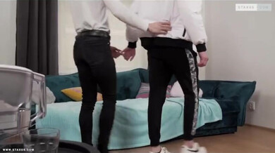 Pareja porno — twinks amigos Rodion y Sasha