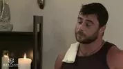 The Massage Parlor Episodio 1 - El marido aburrido necesita salir a jugar
