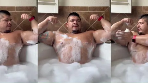 beefymuscle.com - Musclebear a ficar excitado no banho!