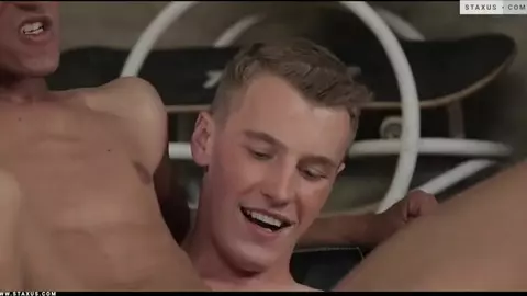 Coppia di twinks birichini – Jacob & Nick