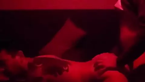 Mí tío se mete en mí cuarto