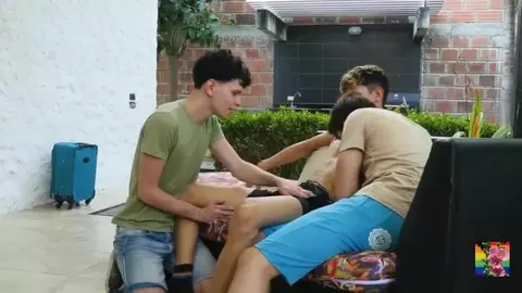 Heißer Porno-Dreier – Freunde Melo, Justin & Andrew