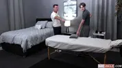 Archer Black & Dick Dawson - Escuela De Masaje Que Puedes Practicar En La Polla De Tu Padrastro