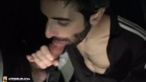 Vem chupar meu pau na penumbra