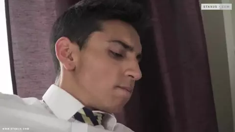 Coppia di twink porno sexy a casa – Connor & Mike