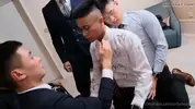Asiate im Anzug – heißer Gay-Sex