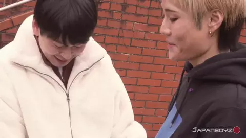 Donner un coup de main à son ami