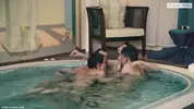 Sexe en piscine – orgie avec Johny, Alexander & potes