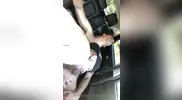 Hotboy111 se la chupan en su coche