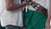 Femboy coquin fait du porte-à-porte pour un ATM