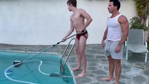 Reese Rideout démonte Adam Awbride à la piscine