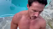 Reese Rideout démonte Adam Awbride à la piscine