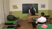 Sexo hardcore na escola dos skinheads
