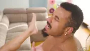 Le bodybuilder mûr Jericho James baise Manuel Skye