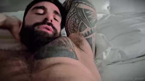 Jason Vitale – Chico malo vs toro italiano (OnlyJasoon)