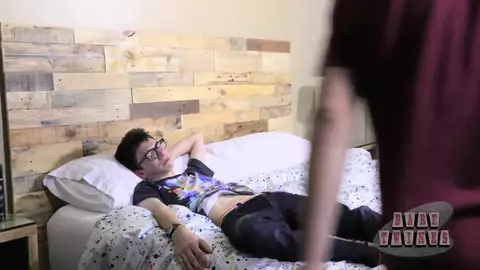 Pareja de twinks sexy y caliente – Casey y Cameron