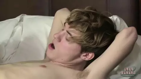 Pareja de twinks sexy – Maxxie y James