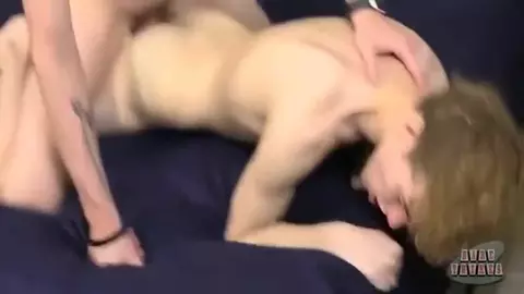 Heiße Twinks mit Freunden – Ely & James