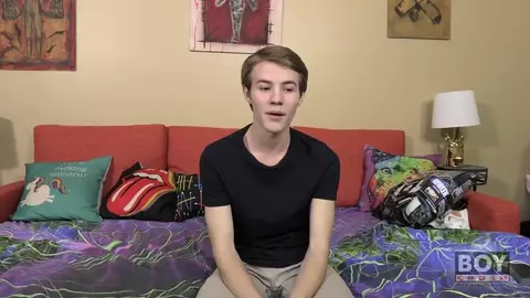 Twink solo sexy com dildo: show do James