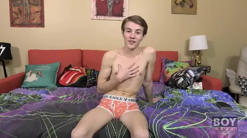 Twink solo sexy com dildo: show do James