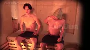 Mec hétéro au sauna...