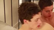 Pareja de twinks bien caliente, flip fuck: Tim y Dan