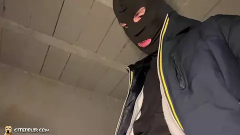 Um árabe chupa a pila de um gajo