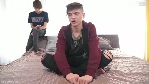 Coppia di twinks – Beno & Andy con amici