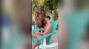 Damien Rouxxx a bordo piscina