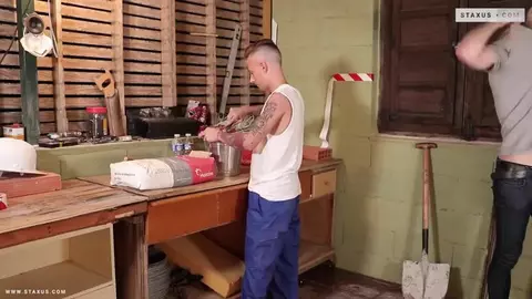 Dos colegas calientes — Ray y Titus