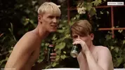 Sexy Porno-Twink-Paar im Freien — Logan & Ray