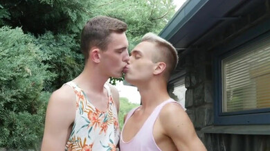 Coppia di twinks sexy – Adam & Nico