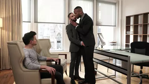 Edji Da Silva e Andre Donovan fazem de Dakota Payne um corno