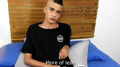 Show solo de twink latino caliente (leaker)