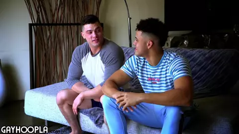 A primeira vez de Channing Rodd com Collin Simpson