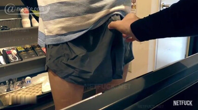 Twink asiatico succhiato e segato nel negozio