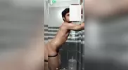 Beau mec indien majeur se chauffe en cam