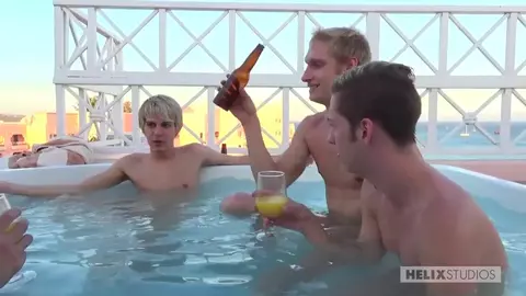 Vacances de twinks à trois