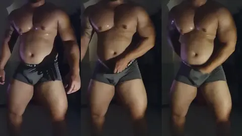 beefymuscle.com - Muscle stud so horny!