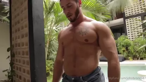 Filou Fitt fucks John Bronco in the pool