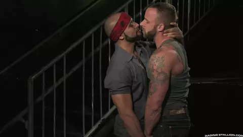 Hart gefickt – Szene 3 – Leo Forte & Derek Parker