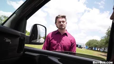 Troy the Stallion & Andy Adler – Bait Bus está contratando