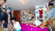Heiße Latino-Twink-Orgie auf Cam