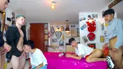 Heiße Latino-Twink-Orgie auf Cam