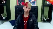Twink camboy en show solo très explicite