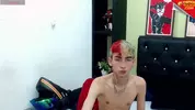 Twink camboy en show solo très explicite