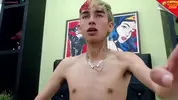 Twink camboy en show solo très explicite