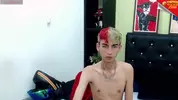 Twink camboy en show solo très explicite