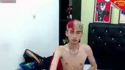 Twink camboy en show solo très explicite