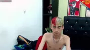Twink camboy en show solo très explicite